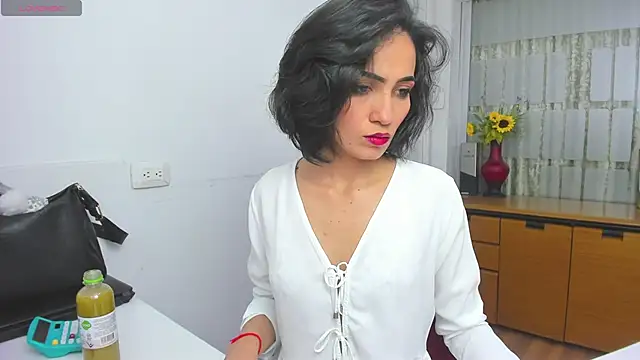 chloehanna online show from December 15, 2025, 7:29 pm