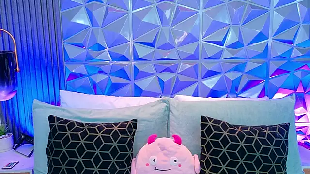 AdelineJhones online show from March 27, 2026, 2:39 pm