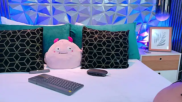 AdelineJhones online show from April 19, 2026, 2:16 pm