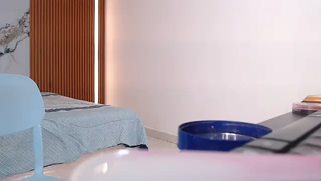 rosselyn  online show from March 6, 2026, 12:12 pm