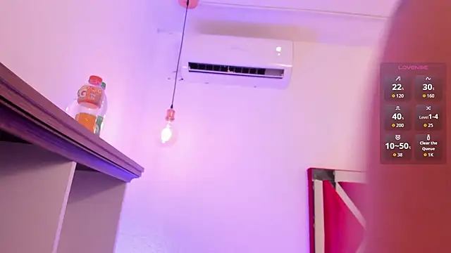 samantaawolf online show from February 10, 2026, 8:24 pm