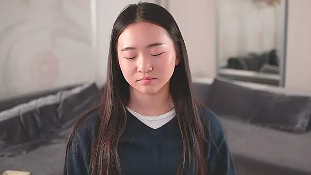 SilkHazard online show from October 22, 2025, 1:44 pm