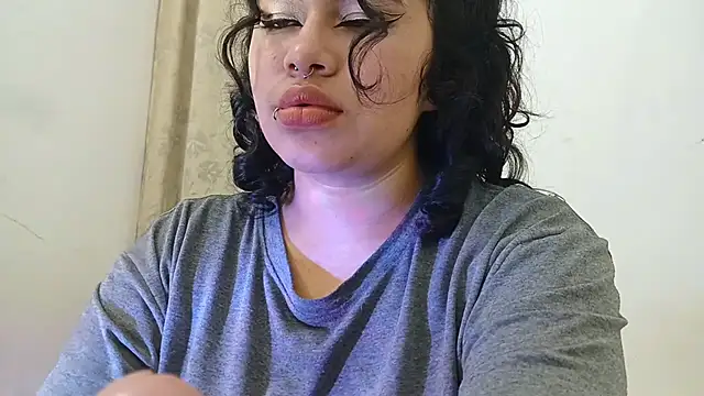 Magic Alicee  online show from November 13, 2025, 4:00 am