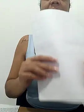 Bruninhadeusa online show from April 1, 2026, 11:44 am