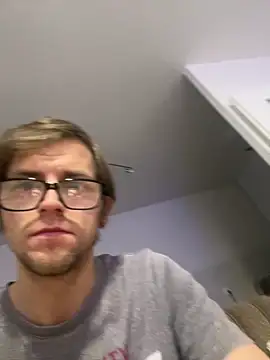 Snapshot of StephPra94 chatting on October 22, 2025, 11:04 pm StephPra94 online show from October 22, 2025, 11:04 pm