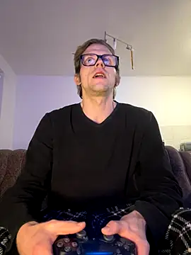 Snapshot of StephPra94 chatting on October 27, 2025, 8:13 pm StephPra94 online show from October 27, 2025, 8:13 pm