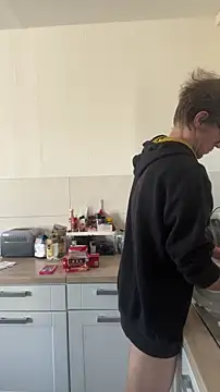 Snapshot of StephPra94 chatting on October 31, 2025, 10:16 am StephPra94 online show from October 31, 2025, 10:16 am