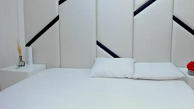 MirandaTurbay online show from November 4, 2025, 2:21 am