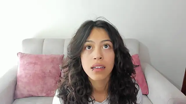 emily jonessxx online show from October 29, 2025, 7:04 pm