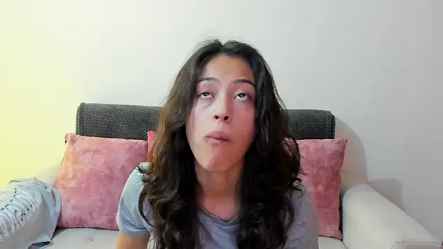 emily jonessxx online show from November 25, 2025, 8:09 pm