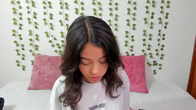 emily jonessxx online show from February 14, 2026, 2:36 pm