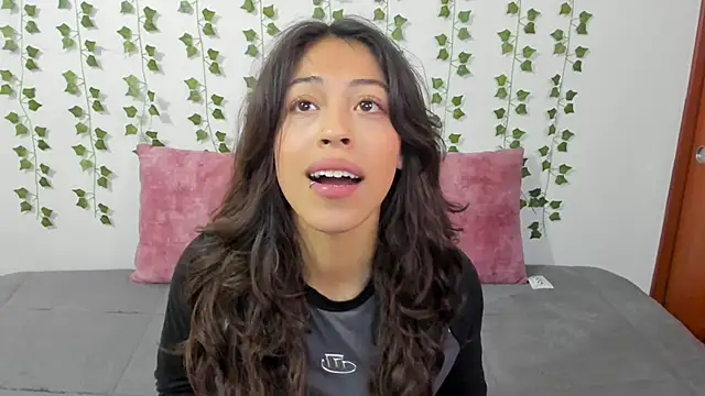 emily jonessxx online show from February 28, 2026, 3:13 pm