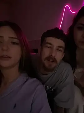 dorneles20 online show from October 22, 2025, 8:03 am