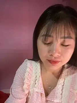 Snapshot of o-one-o chatting on December 17, 2025, 10:27 pm o-one-o online show from December 17, 2025, 10:27 pm