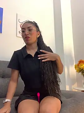 joryinateen online show from October 24, 2025, 2:46 pm