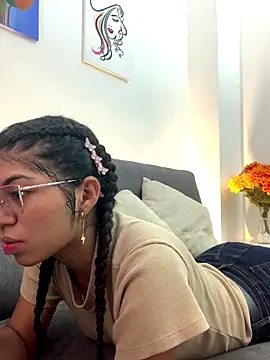 joryinateen online show from October 27, 2025, 7:51 pm