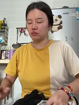 yoyou666 online show from November 14, 2025, 7:51 am