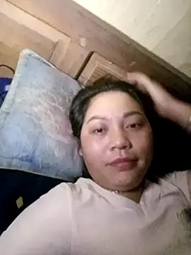 giahan-00 online show from November 17, 2025, 8:36 pm