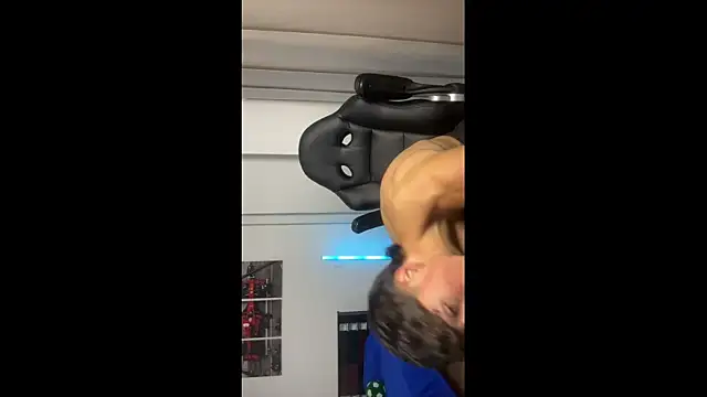 JUSTIN JHONS online show from November 21, 2025, 3:38 am