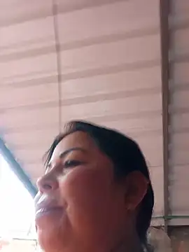 Snapshot of mother2-divorced chatting on May 21, 2026, 1:40 pm mother2-divorced online show from May 21, 2026, 1:40 pm