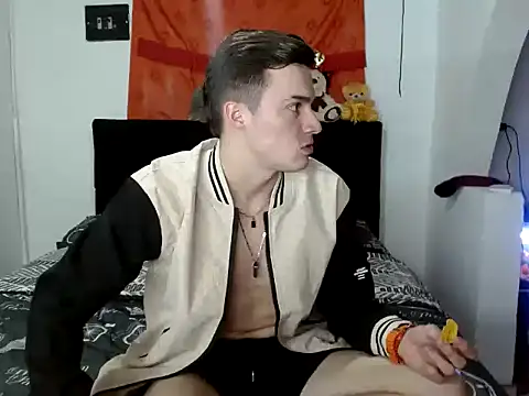 Snapshot of Ken_bigcum_77 chatting on November 7, 2025, 2:44 am Ken bigcum 77 online show from November 7, 2025, 2:44 am