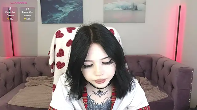 Emma Kirks online show from November 28, 2025, 10:29 am