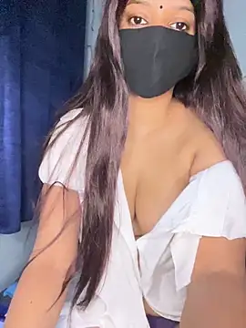 Cute Marina online show from February 5, 2026, 6:12 pm