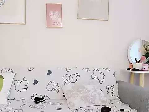 yuyan3929 online show from October 28, 2025, 12:58 am