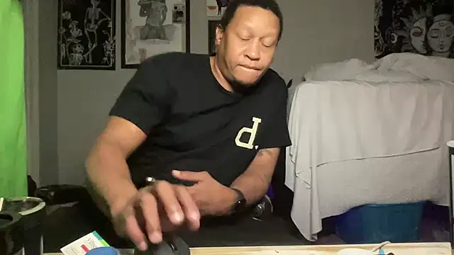 OnGodV1Ooutta10 online show from November 7, 2025, 5:29 am