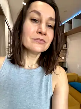 AliceLili online show from October 30, 2025, 9:11 am