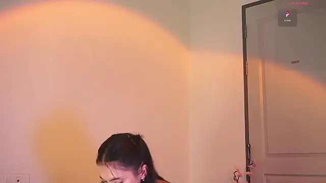 Lillu Cooper online show from April 11, 2026, 7:45 am