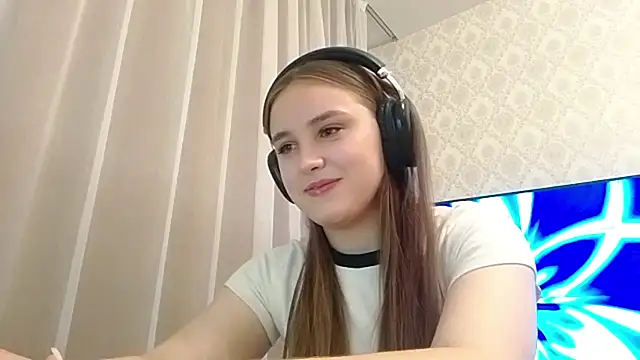 Snapshot of MilaRiviera chatting on October 23, 2025, 5:01 pm MilaRiviera online show from October 23, 2025, 5:01 pm