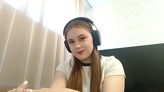 Snapshot of MilaRiviera chatting on October 24, 2025, 5:48 am MilaRiviera online show from October 24, 2025, 5:48 am