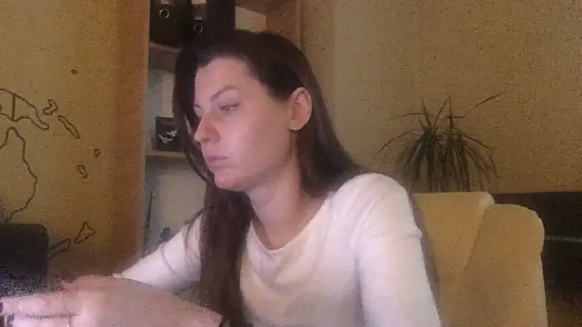 DollyRoma online show from December 17, 2025, 1:28 pm