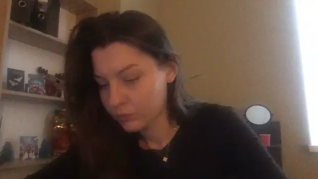 DollyRoma online show from December 18, 2025, 9:37 am