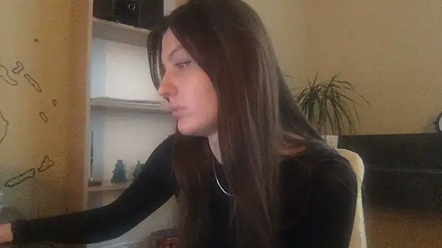 DollyRoma online show from March 3, 2026, 1:28 pm