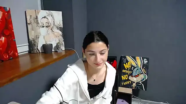 a alessia online show from October 24, 2025, 2:13 pm