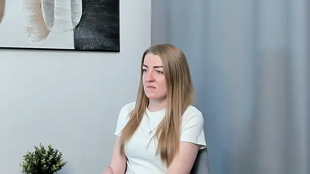 TorrieBurdock online show from October 23, 2025, 3:22 pm