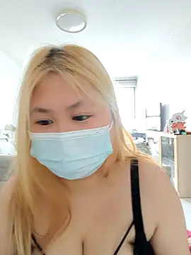 Snapshot of yehe125216 chatting on October 24, 2025, 8:00 am yehe125216 online show from October 24, 2025, 8:00 am