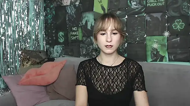 Snapshot of AlishaKellyi chatting on October 26, 2025, 5:46 am AlishaKellyi online show from October 26, 2025, 5:46 am