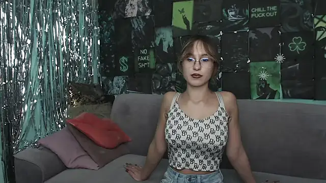 AlishaKellyi online show from November 10, 2025, 5:50 am