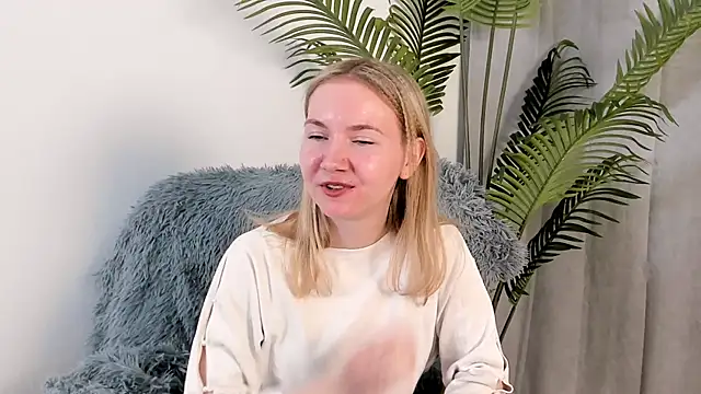 Snapshot of CathyHeximer chatting on October 23, 2025, 1:54 pm CathyHeximer online show from October 23, 2025, 1:54 pm