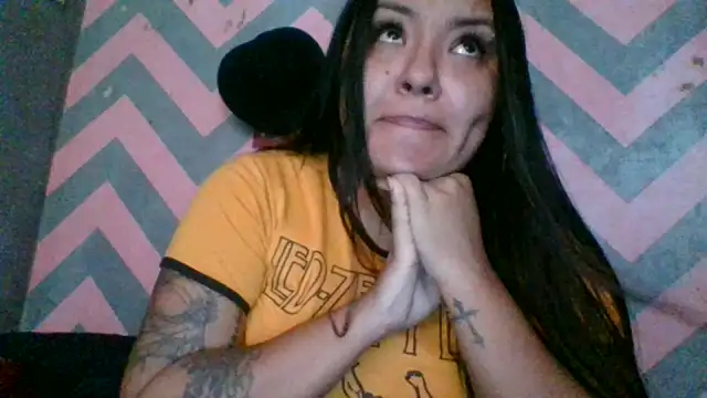 Snapshot of Jennifersbodyy chatting on November 4, 2025, 7:35 pm Jennifersbodyy online show from November 4, 2025, 7:35 pm