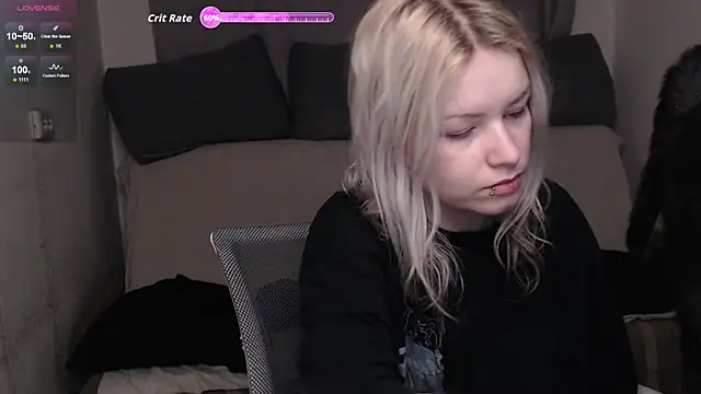 CherryNight6 online show from December 16, 2025, 10:59 pm