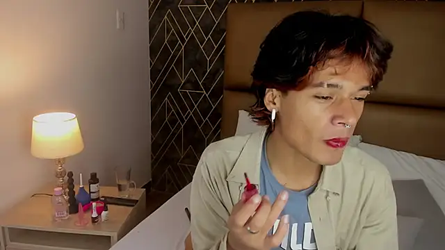 Snapshot of RonaldThompson_ chatting on October 30, 2025, 7:36 pm RonaldThompson online show from October 30, 2025, 7:36 pm