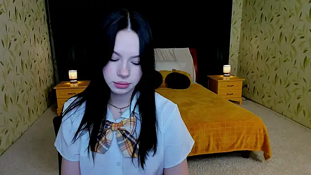 FloraCherry online show from November 16, 2025, 7:30 pm