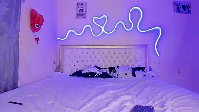 briana hot03 online show from November 6, 2025, 5:47 pm