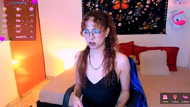 AdelineEsposito online show from November 22, 2025, 7:24 pm