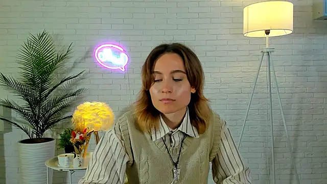 NicolettePebbles online show from October 23, 2025, 9:52 am