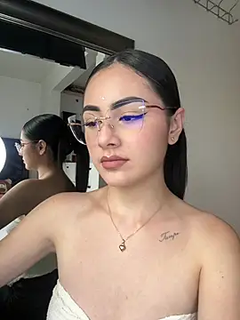 IslaCole online show from February 12, 2026, 9:54 pm